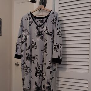 Simply Vera Wang Night Shirt